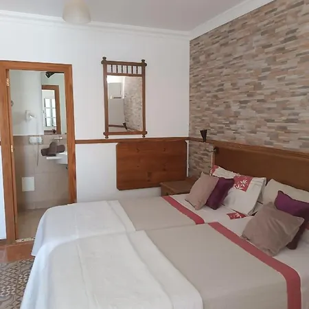 Solo Adultos, Tuneras カントリーハウス *