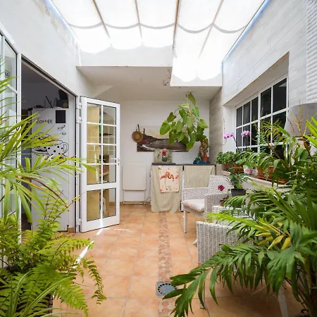 Solo Adultos, Tuneras カントリーハウス