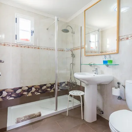 Solo Adultos, Tuneras カントリーハウス *