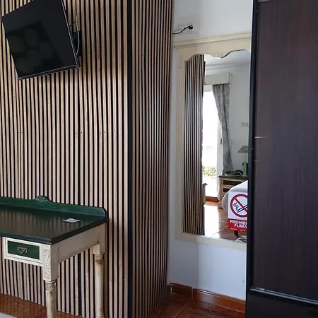 Solo Adultos, Tuneras カントリーハウス